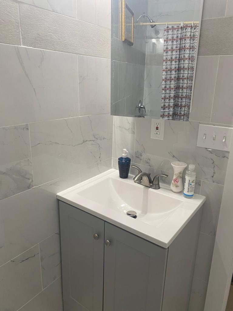 Quarto em Acomodações Particulares King 8mins To Airport *